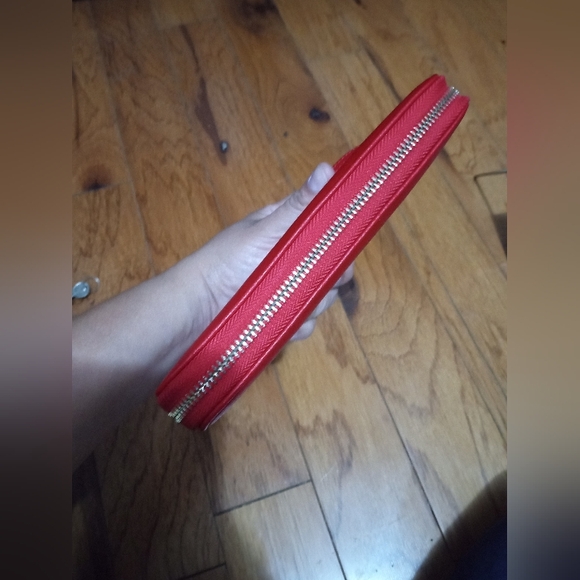 NWOT ADRIENNE VITTADINI CHARGING WALLET/ CLUTCH. - Picture 10 of 11